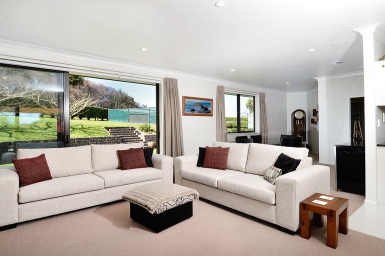 Photo of property in 198 Oraha Road, Kumeu, 0892