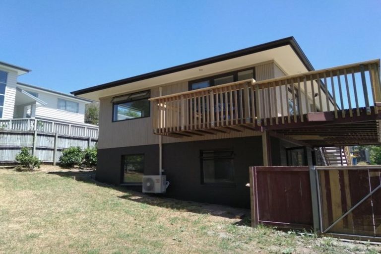 Photo of property in 2/21a Ludlow Terrace, Totara Vale, Auckland, 0627