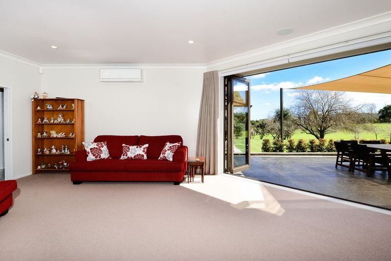 Photo of property in 198 Oraha Road, Kumeu, 0892