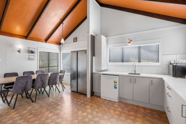 Photo of property in 3 Trosk Place, Waiuku, 2123