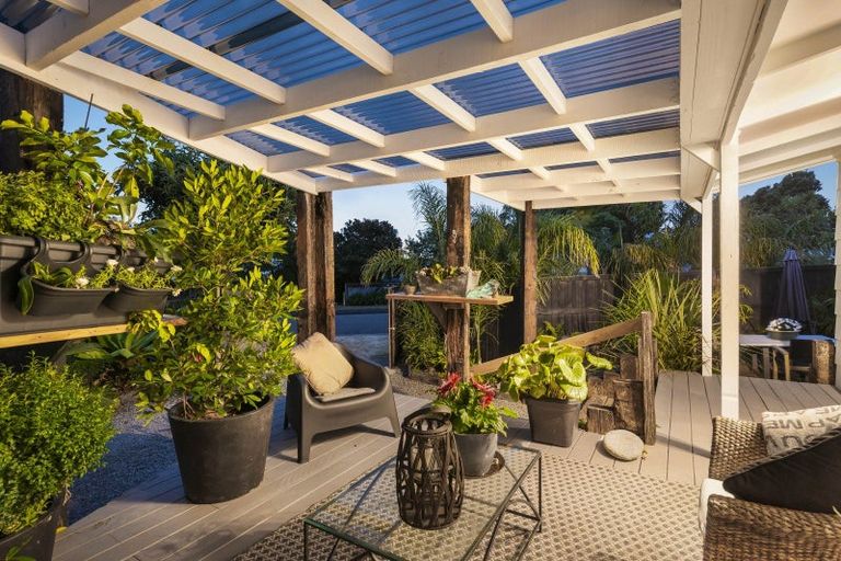 Photo of property in 2 Island View Terrace, Waikanae Beach, Waikanae, 5036