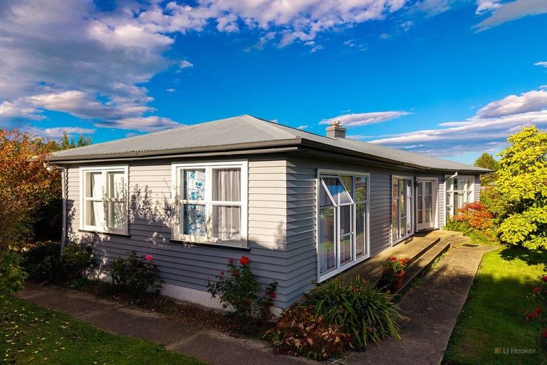Photo of property in 15 Rugby Street, Waimate, 7924