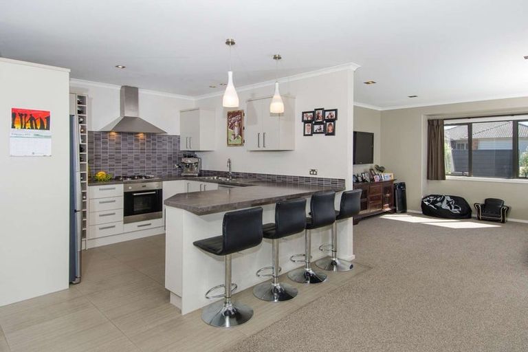 Photo of property in 2 Shaun Close, Papamoa Beach, Papamoa, 3118