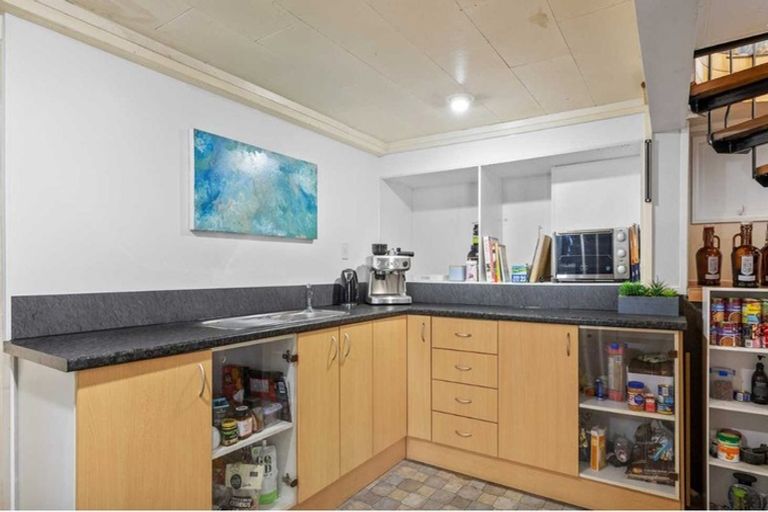 Photo of property in 38 Normanton Street, Glenfield, Auckland, 0629
