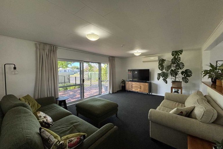 Photo of property in 45 Tait Drive, Greenmeadows, Napier, 4112