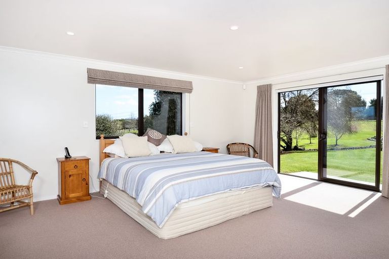 Photo of property in 198 Oraha Road, Kumeu, 0892