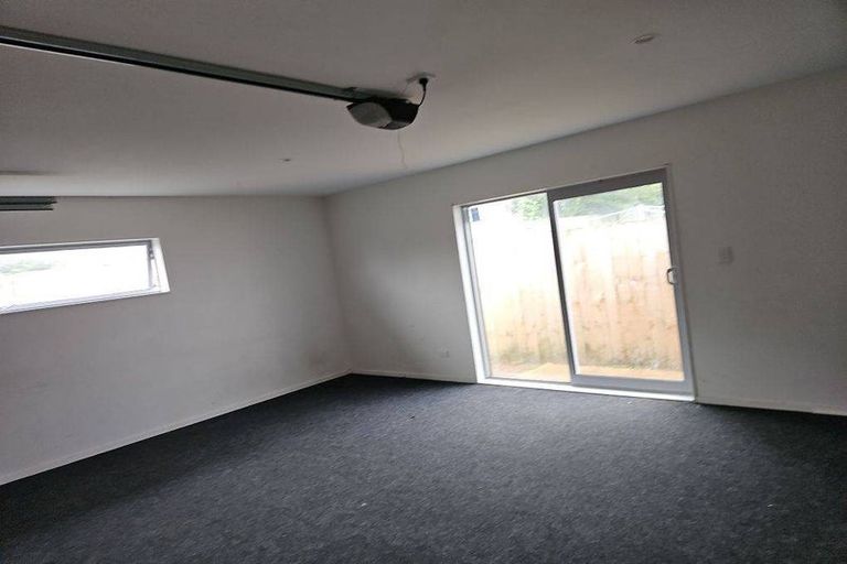 Photo of property in 10 Cliff Road, Papakura, 2110