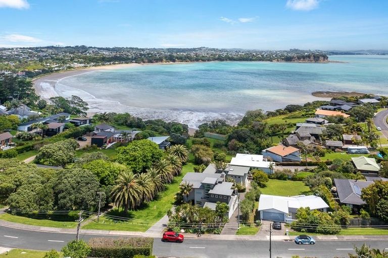 Photo of property in 42a Tindalls Bay Road, Tindalls Beach, Whangaparaoa, 0930