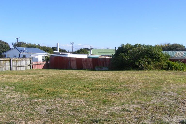 Photo of property in 16 Pratt Avenue, Foxton Beach, Foxton, 4815