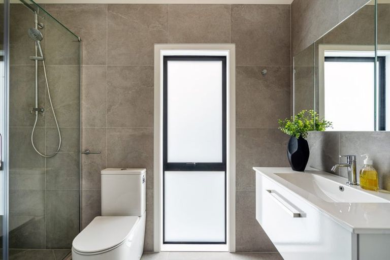 Photo of property in 6d Pax Avenue, Forrest Hill, Auckland, 0620