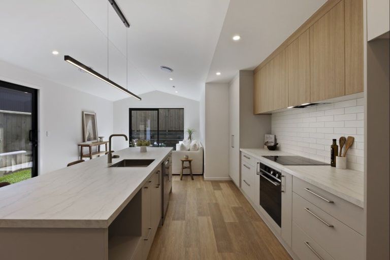 Photo of property in 32 Shelduck Road, Jacks Point, 9371