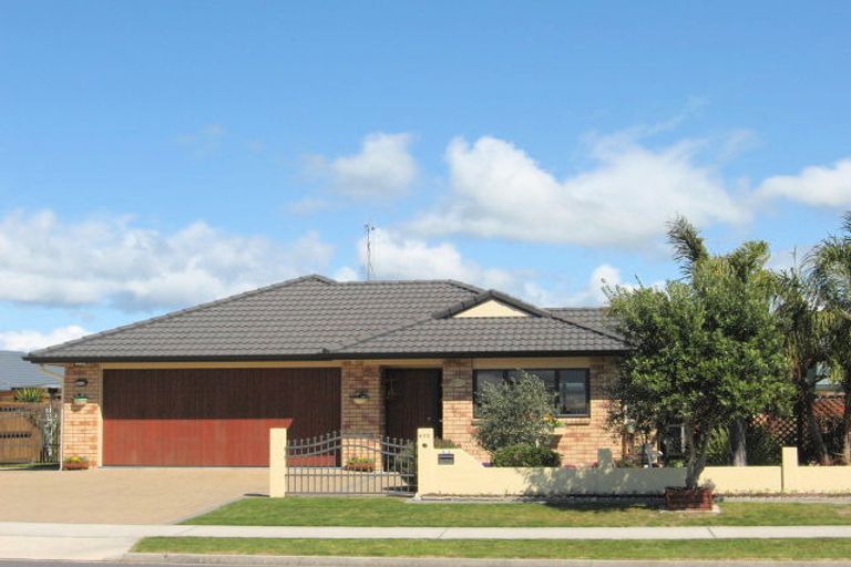 Photo of property in 632 Grenada Street, Papamoa Beach, Papamoa, 3118