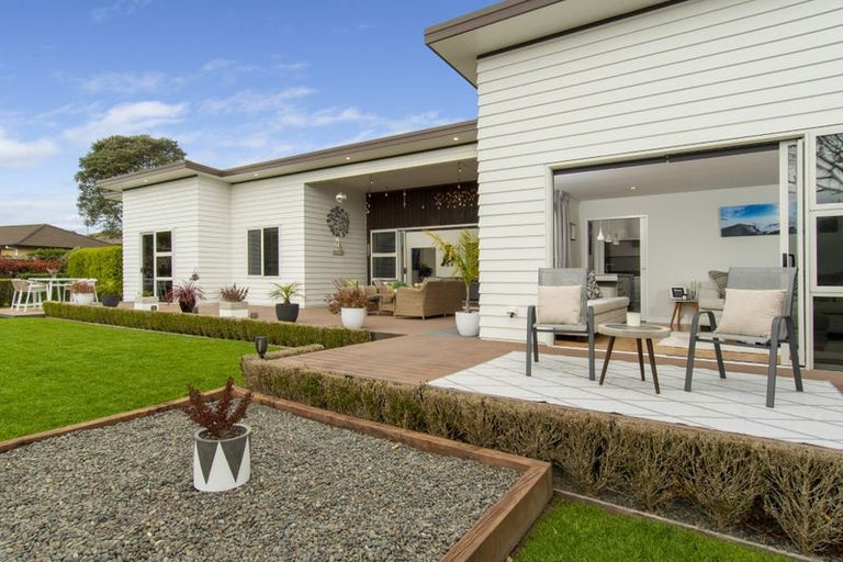 Photo of property in 33 Oceana Drive, Welcome Bay, Tauranga, 3175