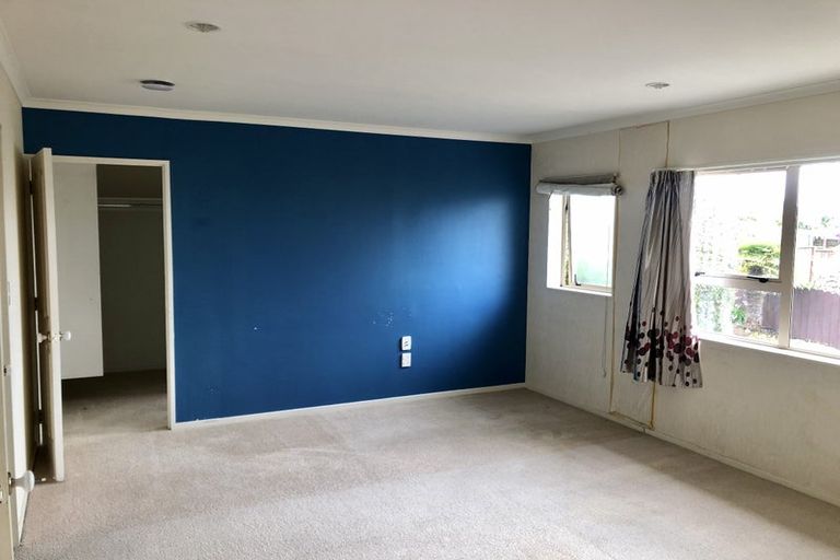 Photo of property in 80 Luckens Road, West Harbour, Auckland, 0618