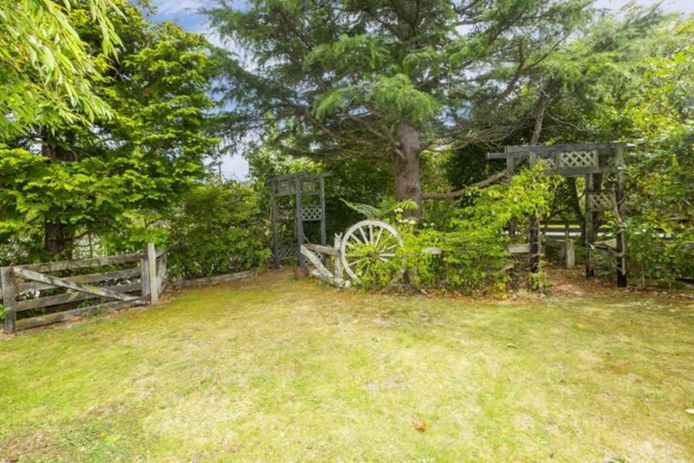 Photo of property in 210 Plateau Road, Te Marua, Upper Hutt, 5018
