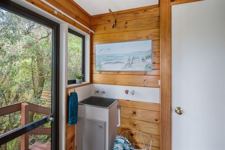 Photo of property in 44a Bassett Road, Johnsonville, Wellington, 6037