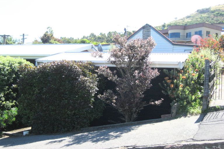 Photo of property in 37 Cornwall Road, Lyttelton, 8082
