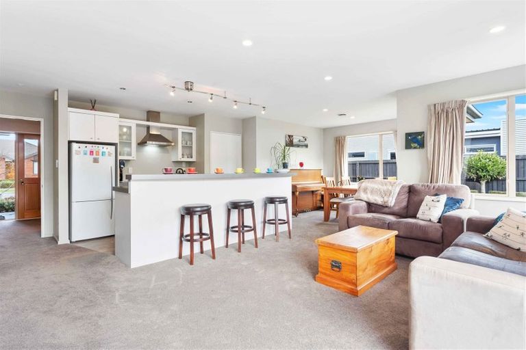 Photo of property in 4 Providence Place, Redwood, Christchurch, 8051