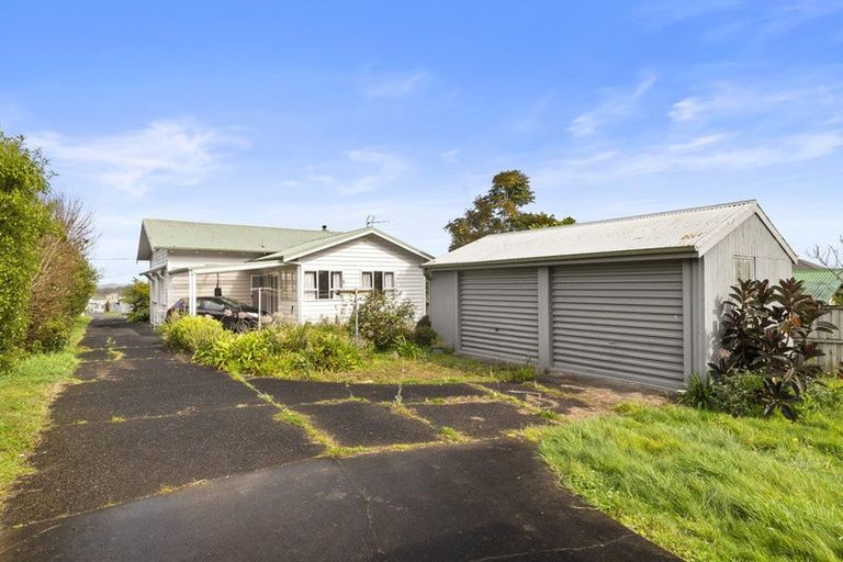 Photo of property in 32 Carlton Road, Pukekohe, 2120
