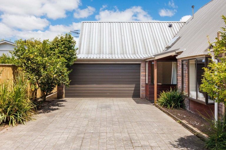 Photo of property in 51a Stanley Avenue, Palmerston North, 4414