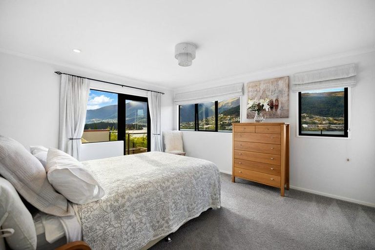 Photo of property in 62 Oregon Drive, Kelvin Heights, Queenstown, 9300