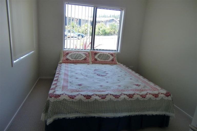 Photo of property in 15 Heta Road, Highlands Park, New Plymouth, 4312