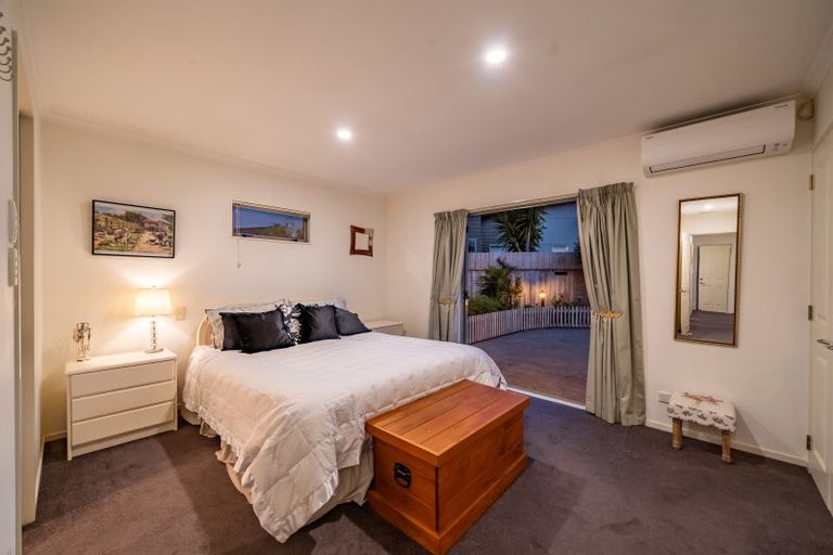 Photo of property in 5 Rosebank Place, Avalon, Lower Hutt, 5011