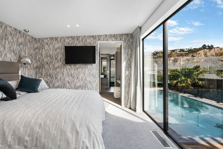 Photo of property in 27 Beachville Road, Redcliffs, Christchurch, 8081