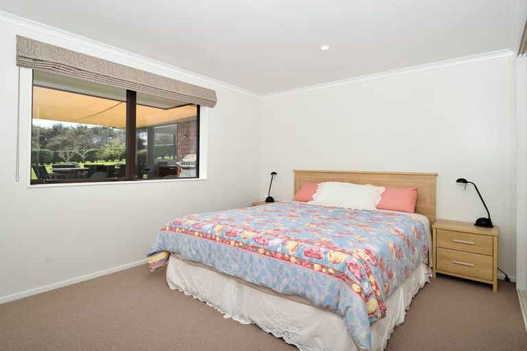 Photo of property in 198 Oraha Road, Kumeu, 0892