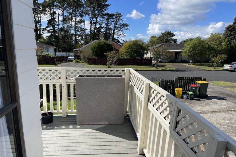 Photo of property in 10 Granville Drive, Massey, Auckland, 0614