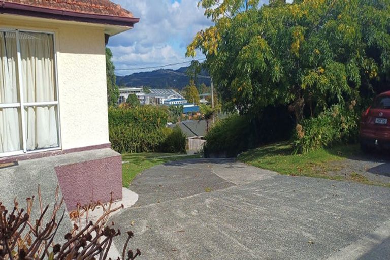 Photo of property in 10 Wakelin Street, Carterton, 5713