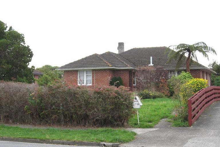 Photo of property in 118 Hewer Crescent, Naenae, Lower Hutt, 5011