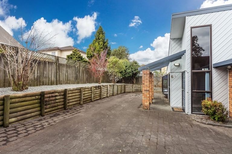 Photo of property in 1/6 Glucina Avenue, West Harbour, Auckland, 0618