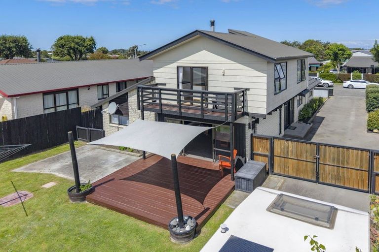 Photo of property in 2 Ebert Place, Rangiora, 7400