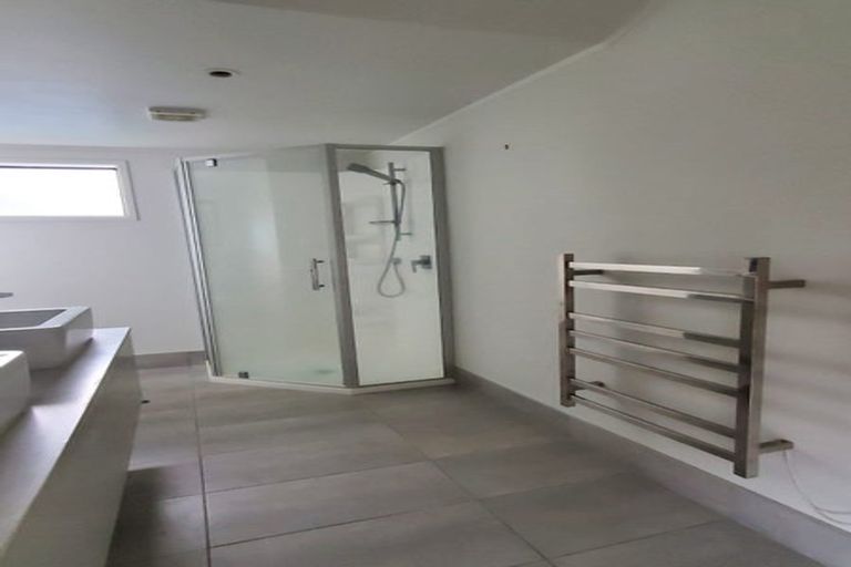 Photo of property in 2/26 Harley Road, Hauraki, Auckland, 0622