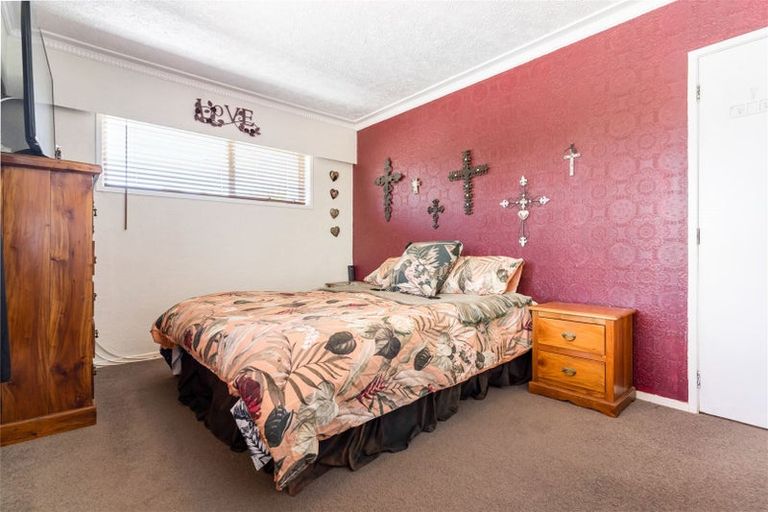 Photo of property in 36 Cascades Road, Pakuranga Heights, Auckland, 2010