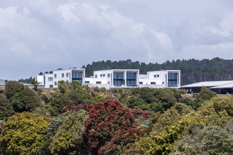 Photo of property in 5/86 Hurlstone Drive, Waiwhakaiho, New Plymouth, 4312