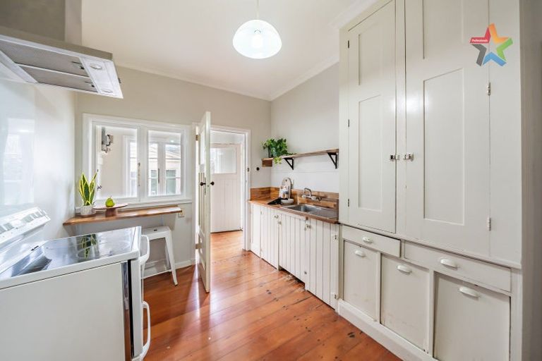 Photo of property in 20 Ludlam Crescent, Woburn, Lower Hutt, 5010