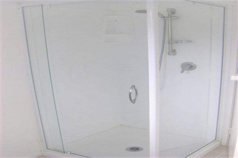 Photo of property in 7 Cheryl Place, Hillcrest, Auckland, 0627