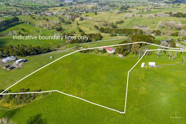 Photo of property in 24 Totara Rise, Maungaturoto, 0588