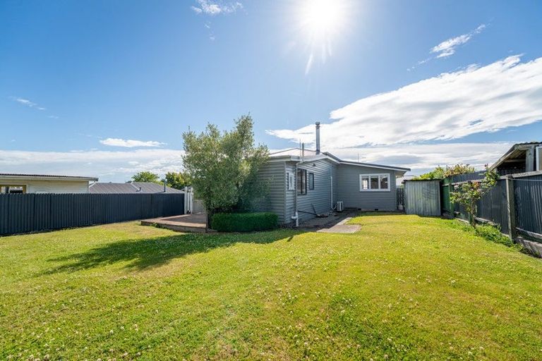 Photo of property in 24 Avenue Road, West End, Timaru, 7910