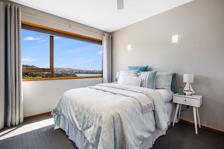 Photo of property in 14 The Crowsnest, Whitby, Porirua, 5024