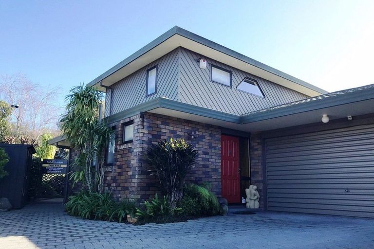 Photo of property in 8a Heron Place, Maunu, Whangarei, 0110