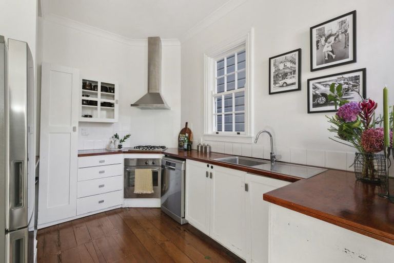 Photo of property in 42 Aro Street, Aro Valley, Wellington, 6021