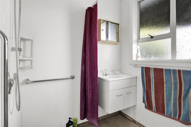 Photo of property in 44 Hussey Street, Waverley, 4510