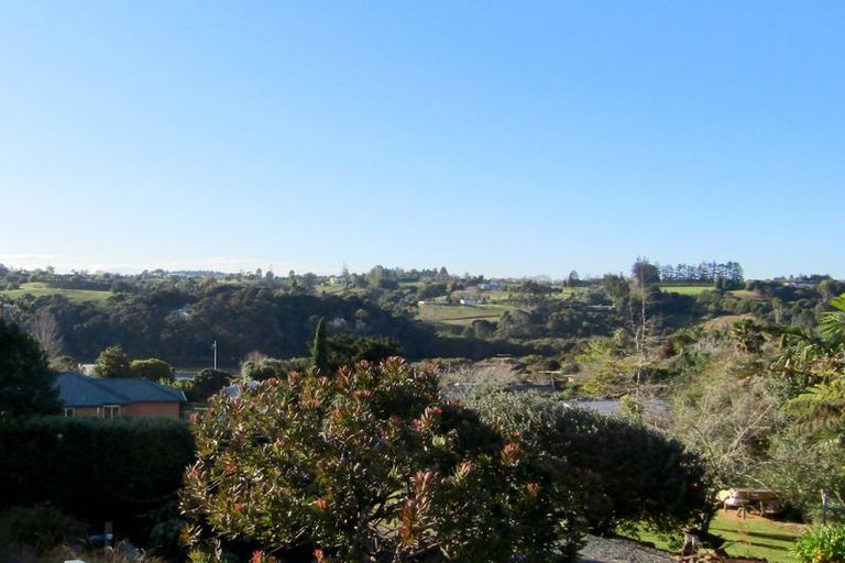 Photo of property in 2 Marsden Place, Kerikeri, 0230