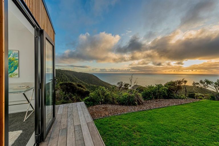 Photo of property in 123 Piha Road, Piha, New Lynn, 0772