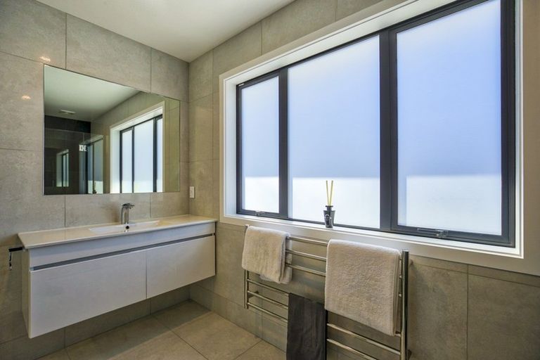 Photo of property in 156 Upton Street, Wanaka, 9305