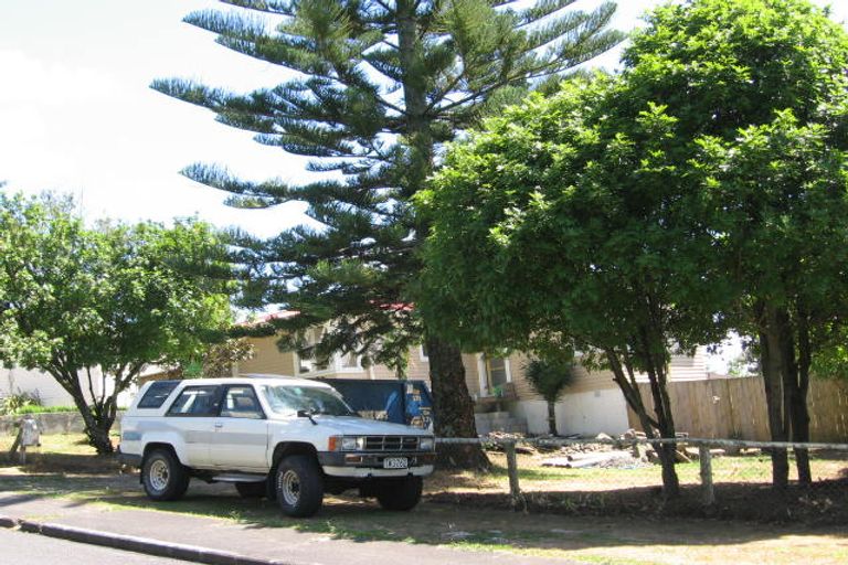 Photo of property in 4 Beeche Place, Birkdale, Auckland, 0626