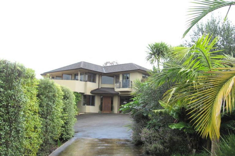 Photo of property in 9c Beach Road, Mellons Bay, Auckland, 2014